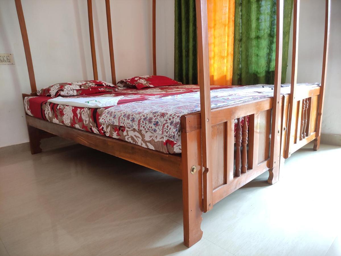 Kaithakuzhi Home Stay Varkala Bagian luar foto